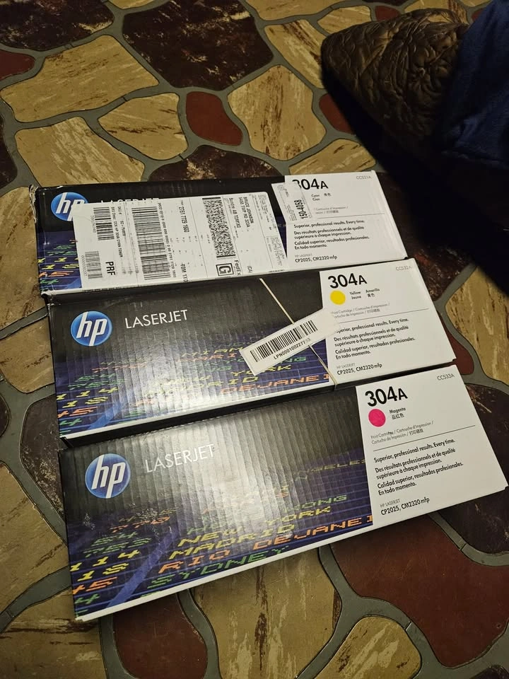 HP Color LaserJet CP1215 Printer + NEW Toner - photo 3
