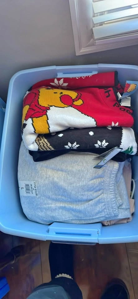 Women’s clothes mostly have tags-NEW