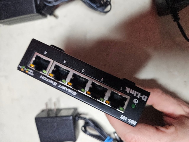 Assorted Network Switches (DLINK - TPLINK) - photo 3