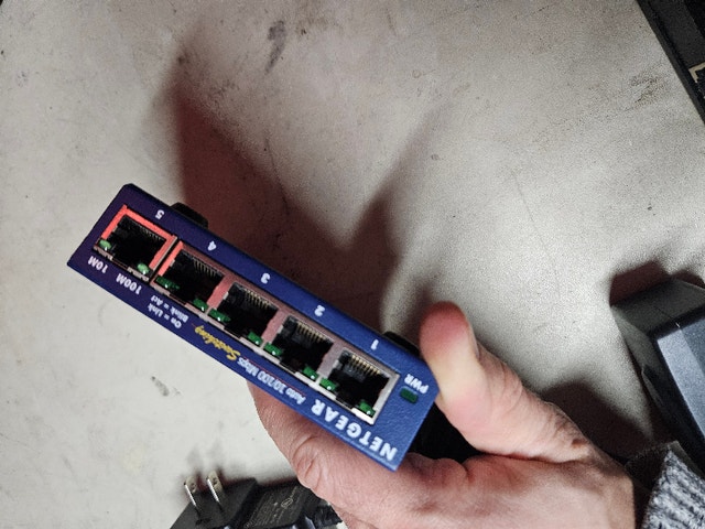 Assorted Network Switches (DLINK - TPLINK) - photo 4