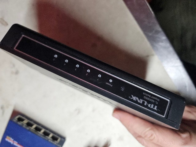 Assorted Network Switches (DLINK - TPLINK) - photo 5
