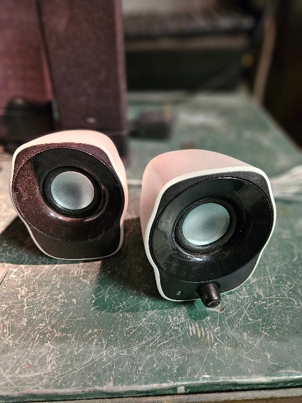 Lot of Assorted PC Speakers - photo 4