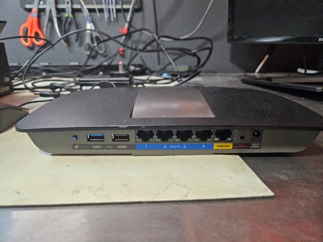 Linksys EA6500 Dual-Band Smart Wi-Fi Router - photo 3