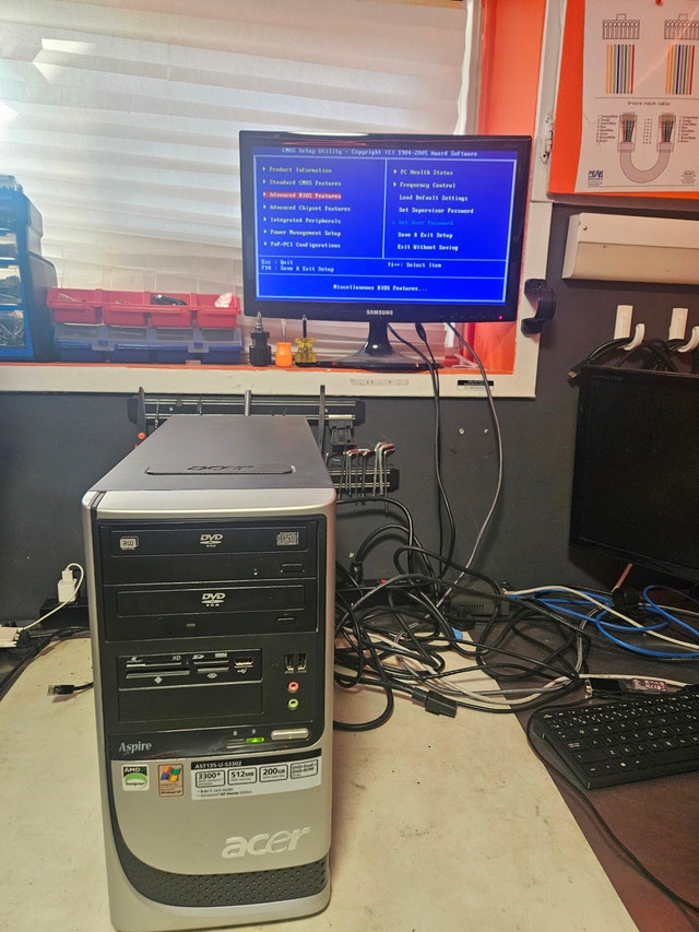 Acer Aspire Desktop AST135-U-S3302 – No OS – Boots to BIOS