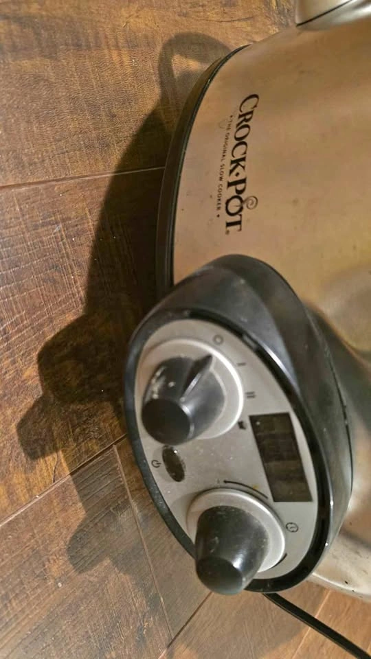 Crock pot - slow cooker