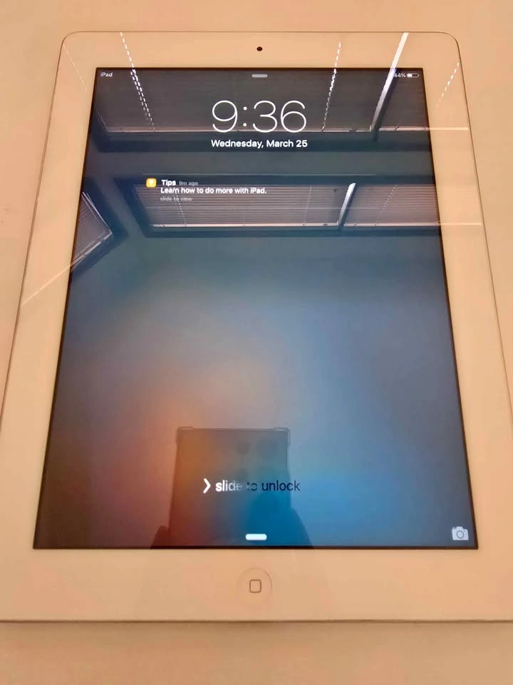iPad 2nd generation - photo 2