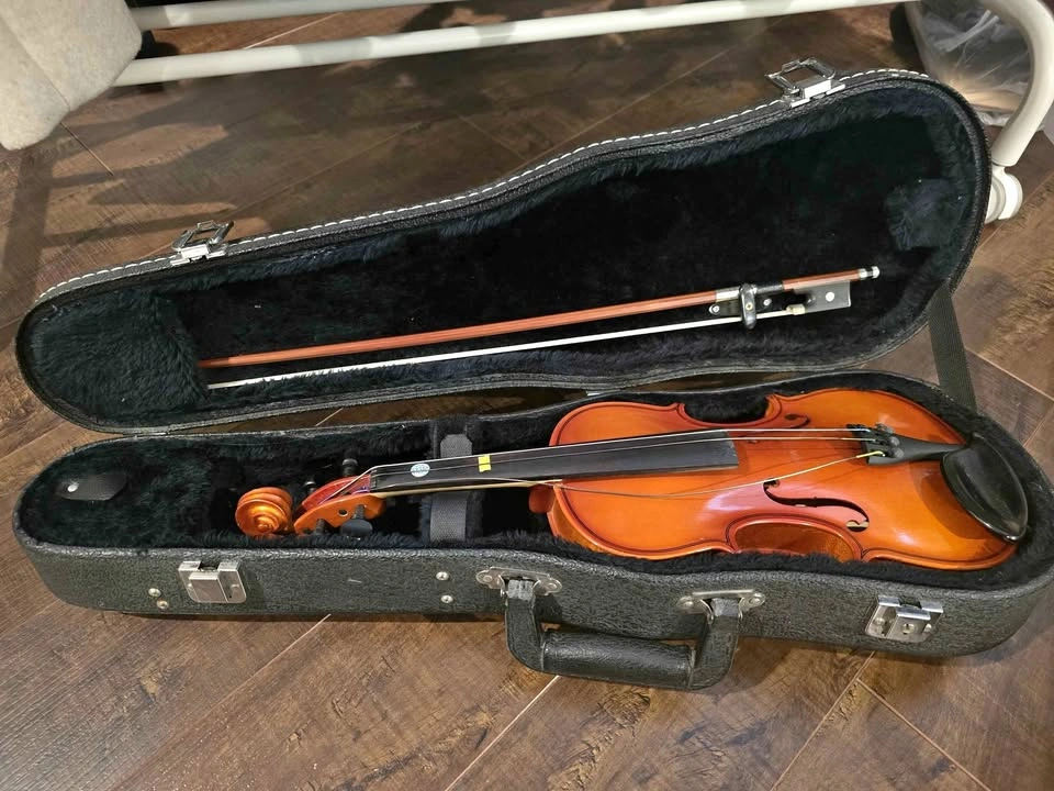Shimro 1/4 size Violin