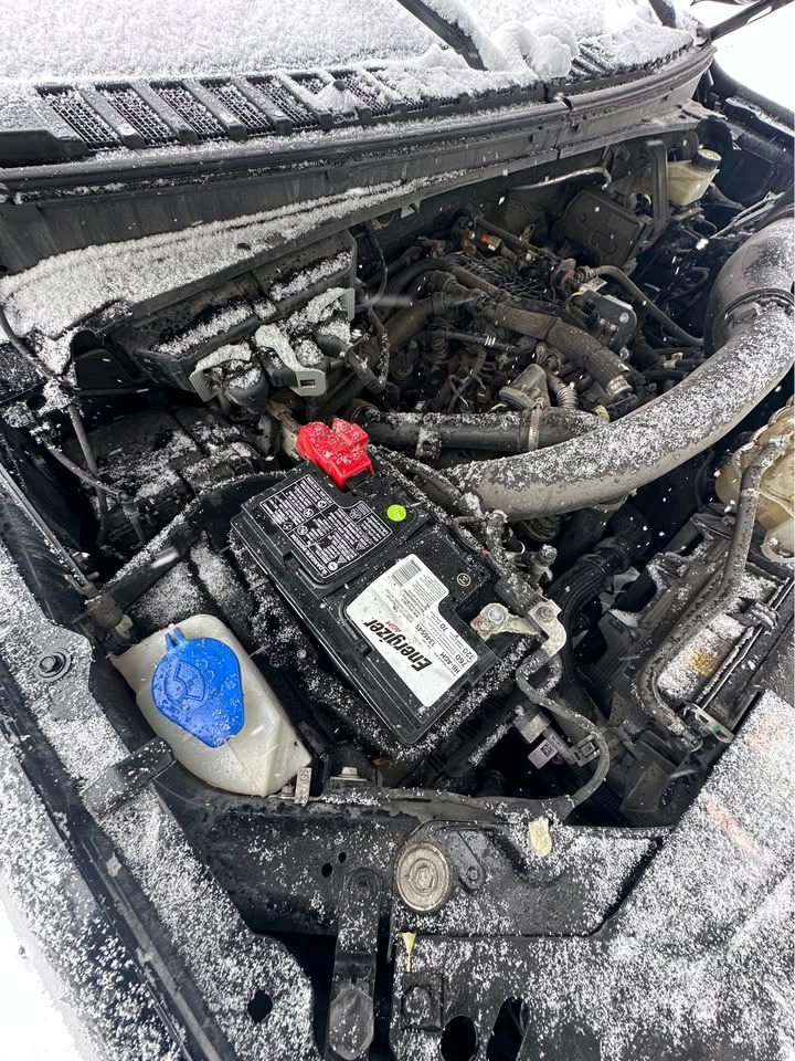 Need a jump start boost? Tire change, gas delivery - photo 3