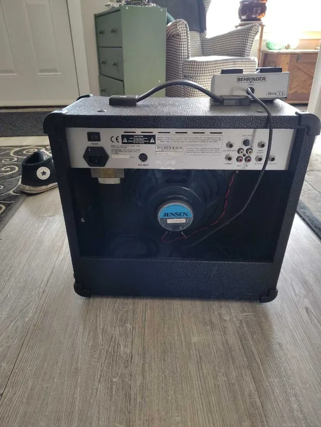 Behringer Amp - photo 2