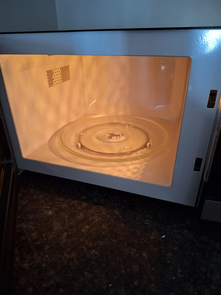 Danby Microwave - photo 2