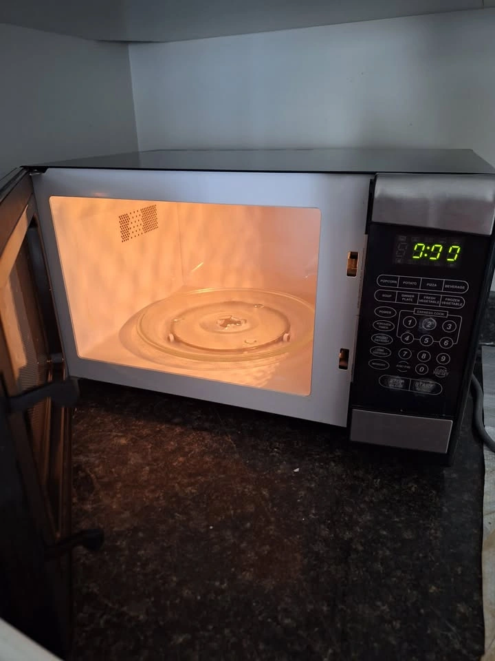Danby Microwave - photo 3