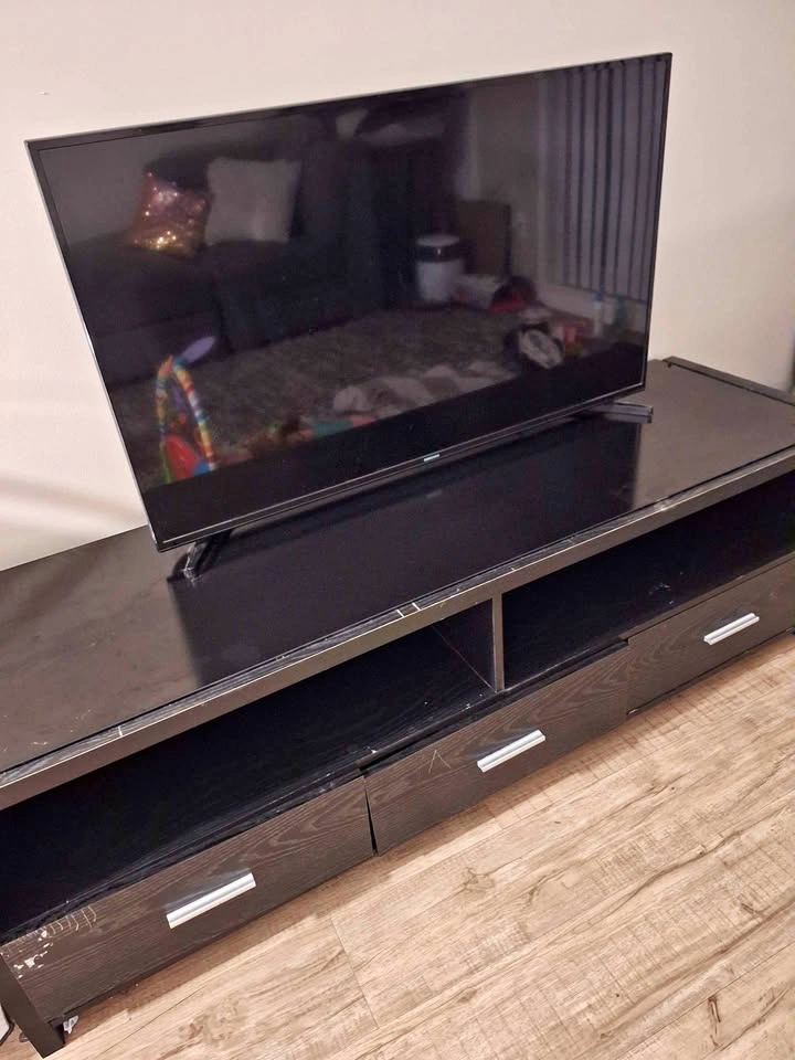 43 inch Samsung Smart TV