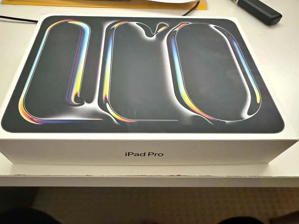 BNIB iPad Pro 11 inch 256GB M5 Processor