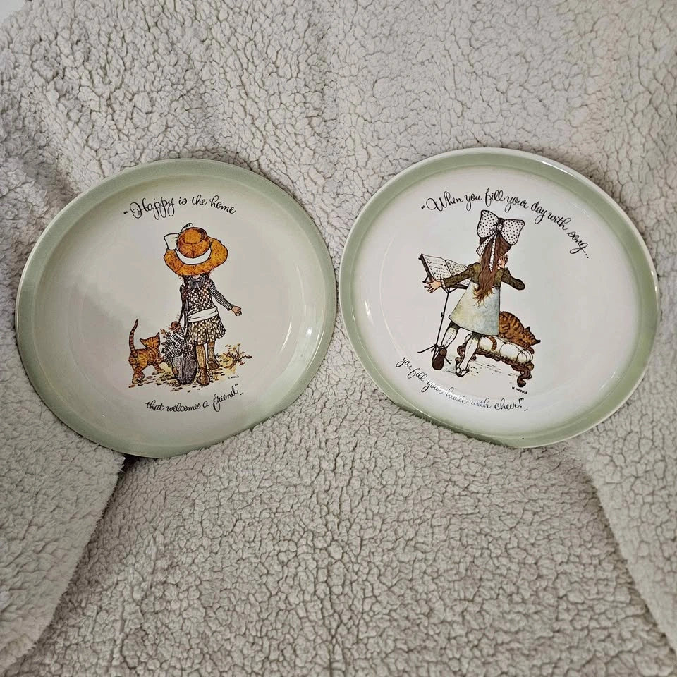 Holly Hobbie Plates Set of 2 (Vintage)