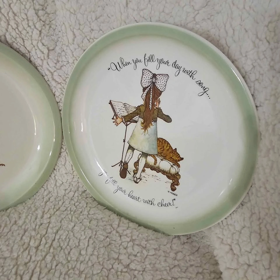 Holly Hobbie Plates Set of 2 (Vintage) - photo 3