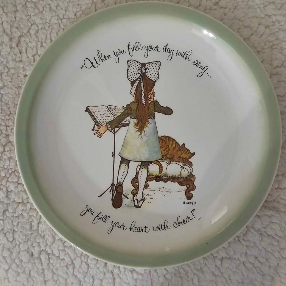 Holly Hobbie Plates Set of 2 (Vintage) - photo 5