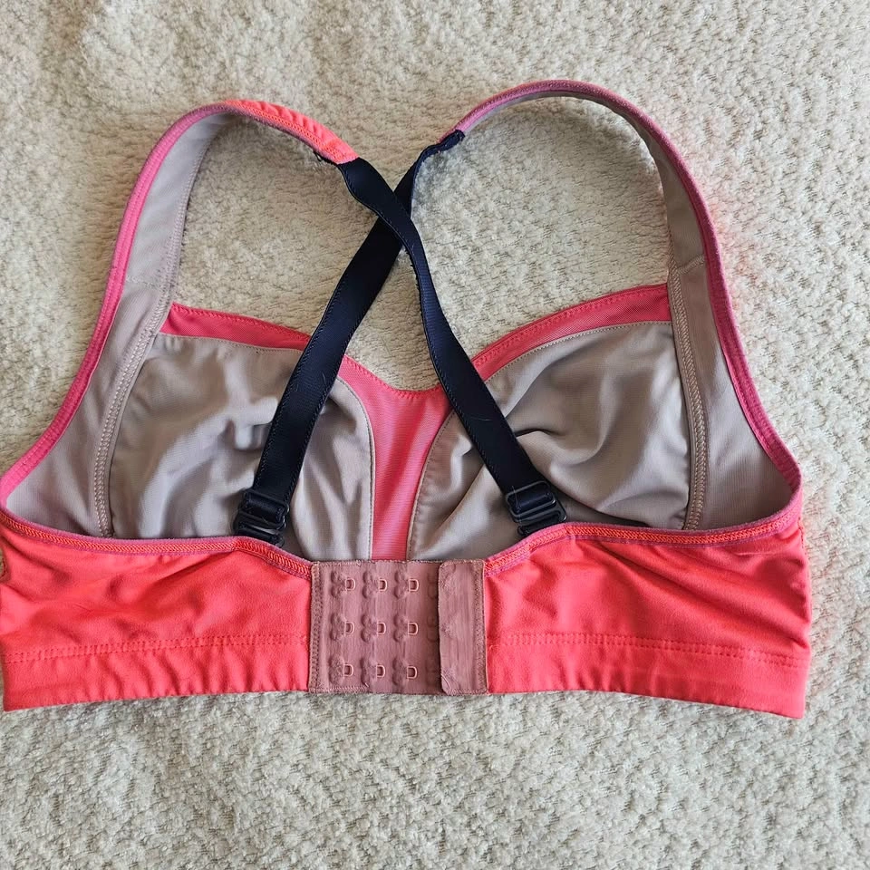 Lululemon Sports Bra – Size 34B - photo 3