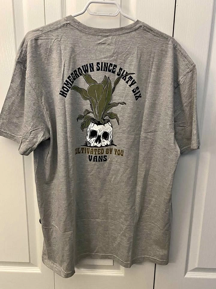 Brand New Vans Graphic Tees – XL
