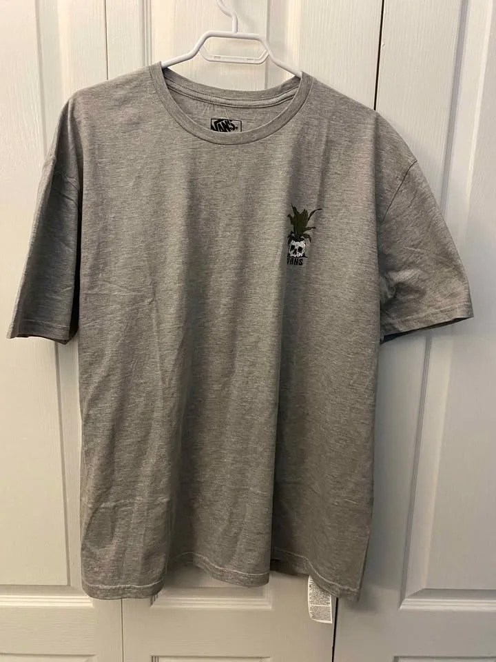 Brand New Vans Graphic Tees – XL - photo 2