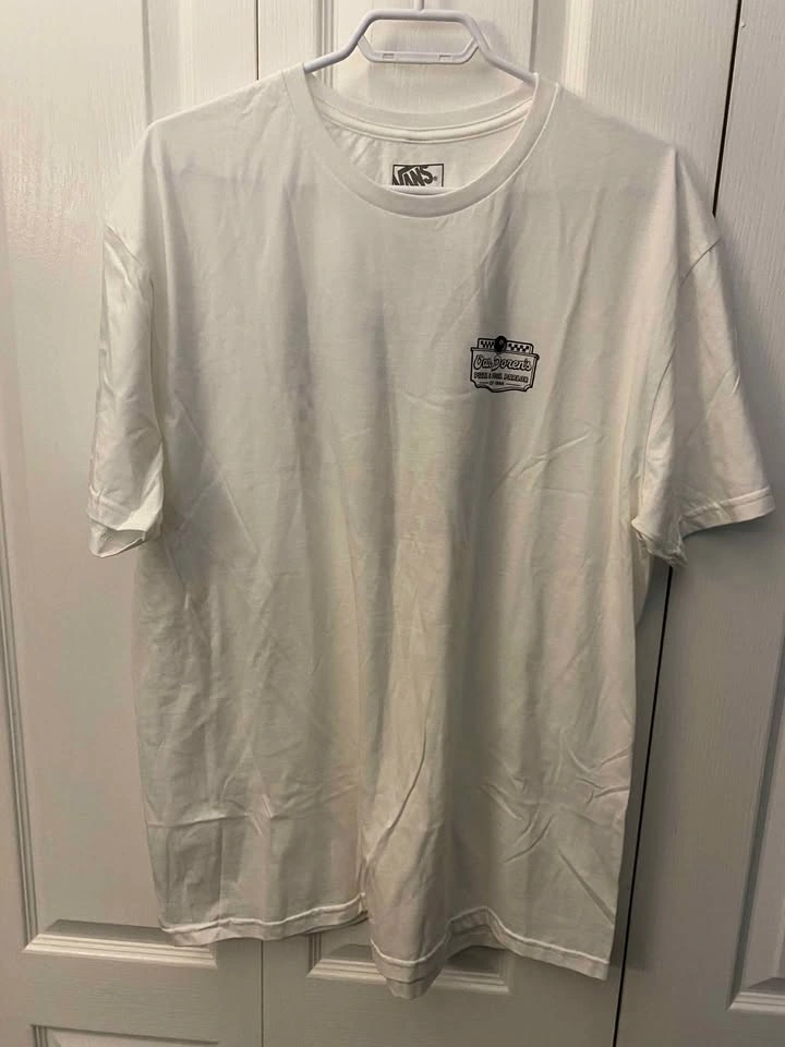 Brand New Vans Graphic Tees – XL - photo 5