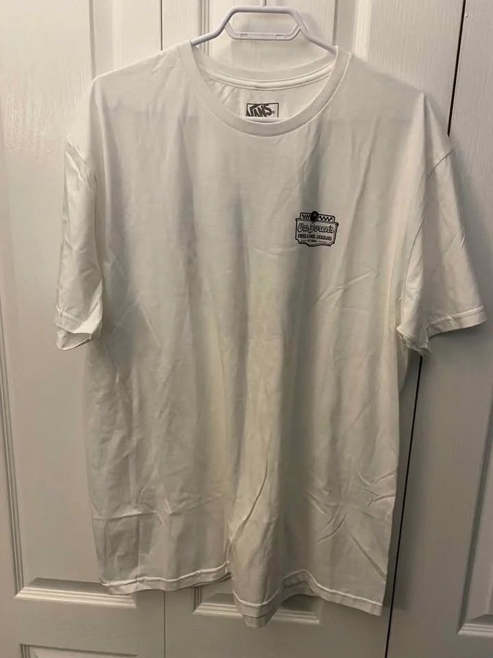 Brand New Vans Graphic Tees – XL - photo 5