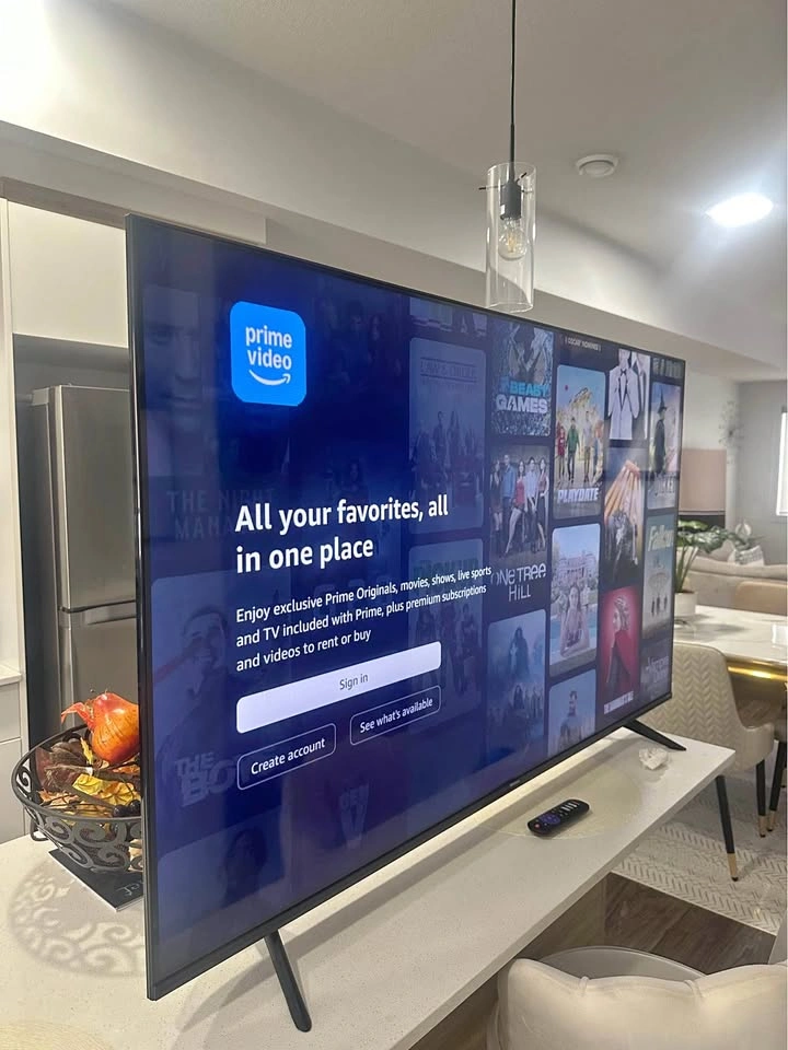 55-inch Hisense 4K UHD Smart TV – Like New Condition