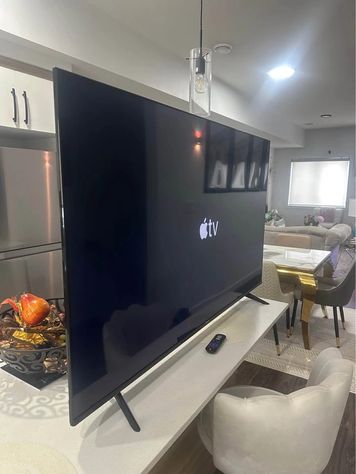 55-inch Hisense 4K UHD Smart TV – Like New Condition - photo 5