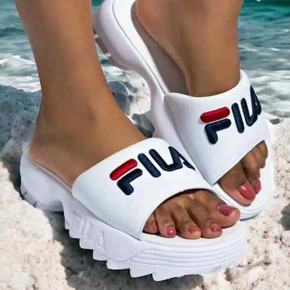 Size 9 Fila White Platform Slides for women