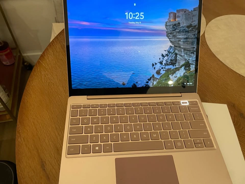 Microsoft Surface Laptop Go i5 8GB 256GB Touchscreen Win 11 Sand - photo 2