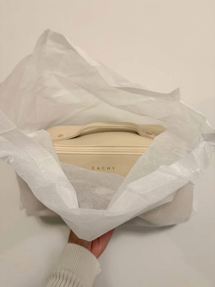 Eachy Travel Makeup Bag - photo 5