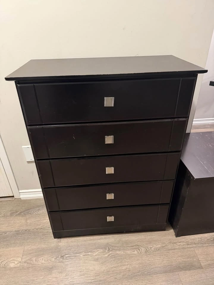 Bedroom 5-Drawer Chest + 2-Drawer Night Stand - photo 2
