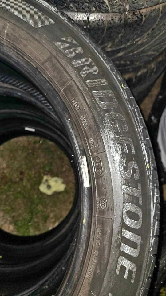 Bridgestone Dueler H/L Tires - 235/55R20