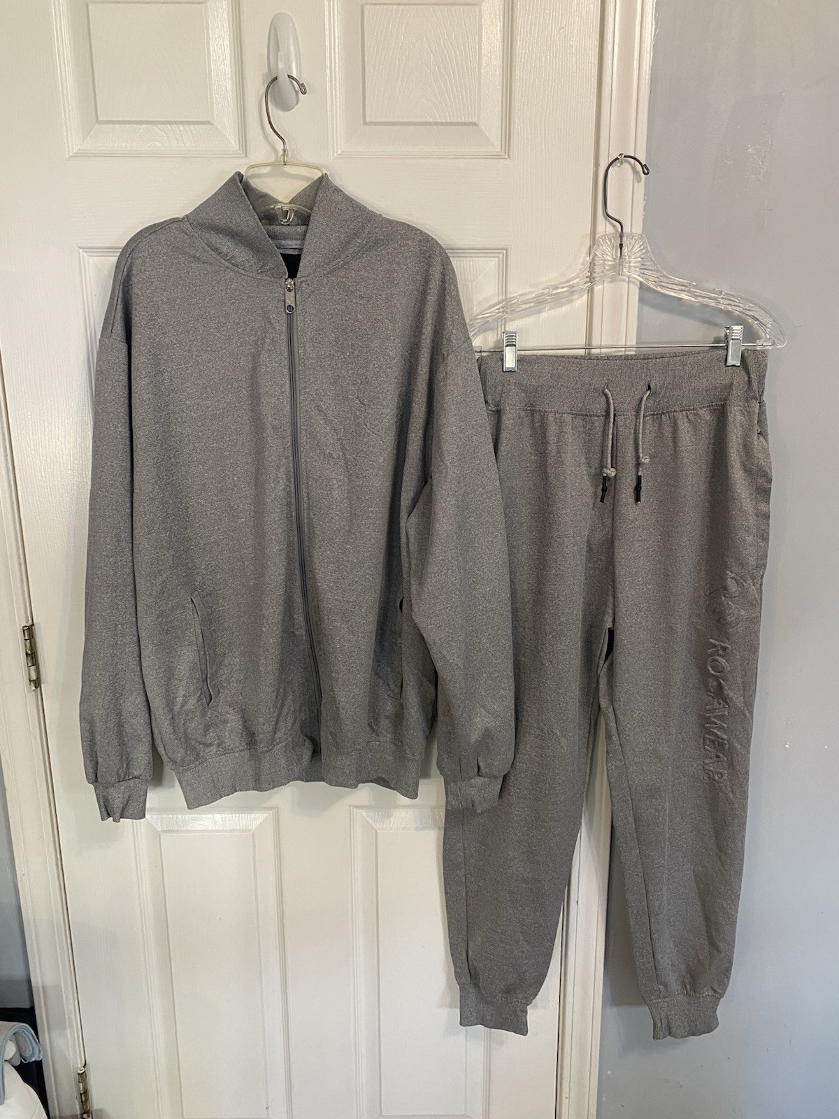 NEW Men's 2-Piece Silver Rocawear Tracksuit XXL Jacket & XL Pant - photo 2