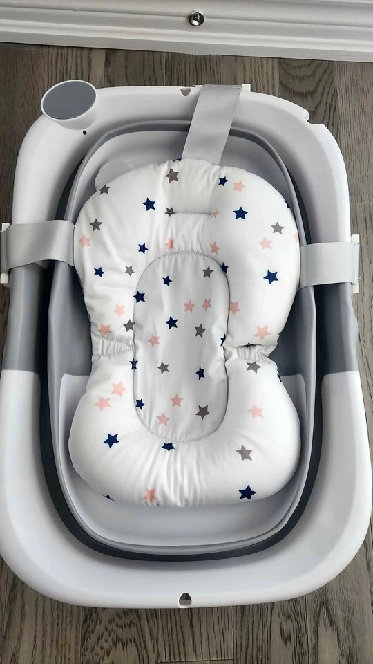 LIVINGbasics Foldable Baby Bath Tub