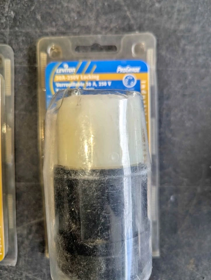 Leviton 30A-250V Female 3 Prong Twist Lock Cord End
