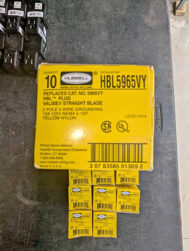 Hubbell Male Cord Ends HBL5965VY