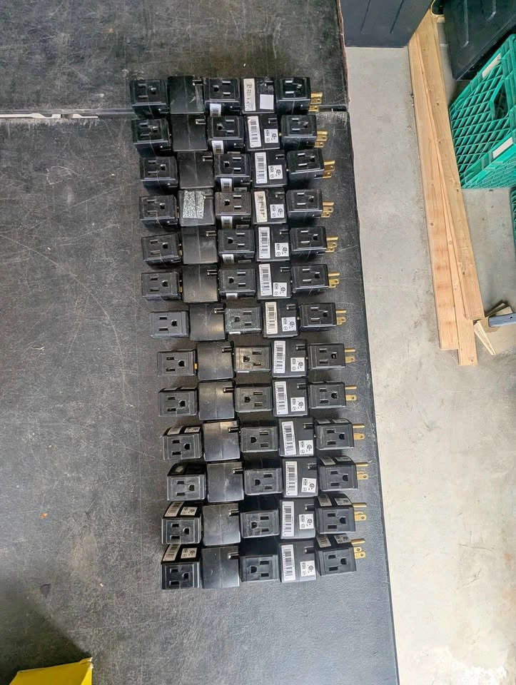 65 Leviton Cube Taps