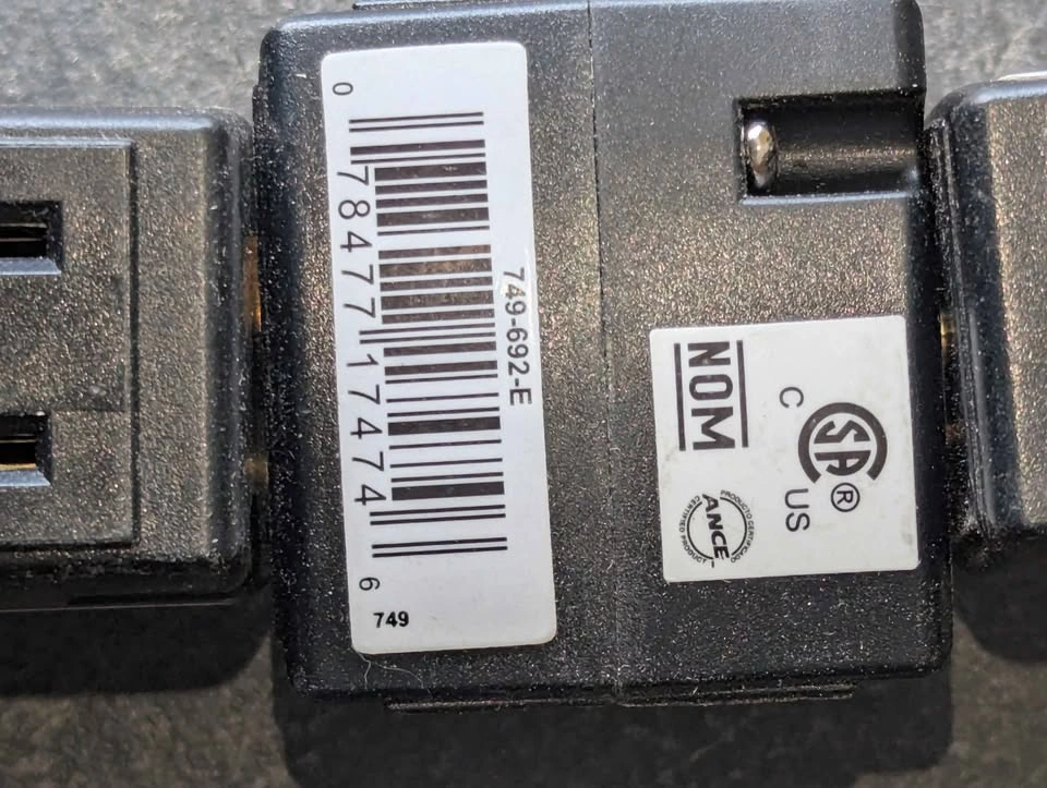 65 Leviton Cube Taps - photo 2