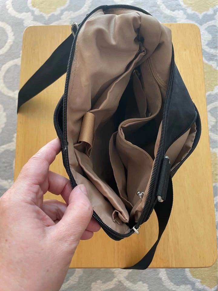 Baggalleni Cross Body Bag (Purse) - photo 3