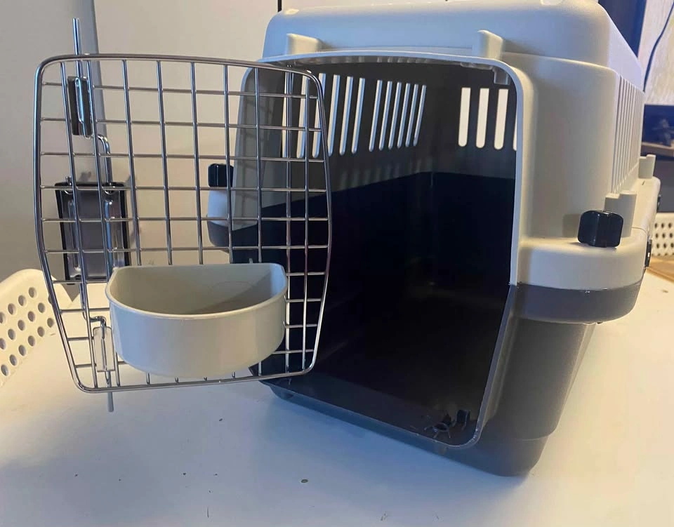 Pet Carrier with Bowl - photo 3