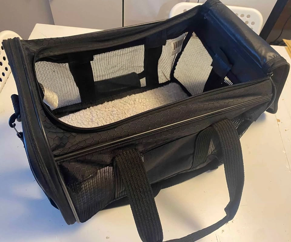 Black soft pet carrier - photo 2