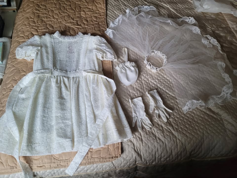 Custom white lace dress for little girl (7 yo) - photo 2