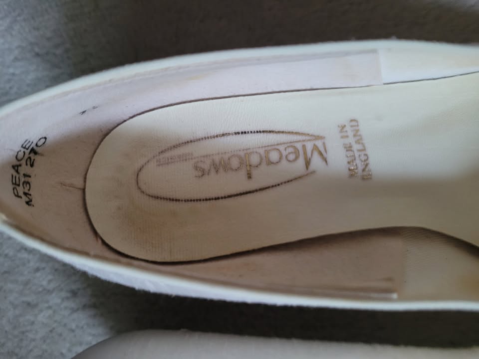 white raw silk pumps size 7.5W - photo 5