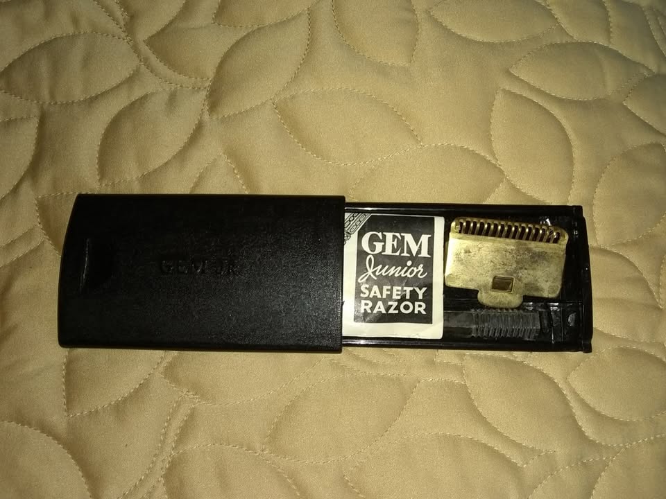 Vintage Safety Razor - photo 2