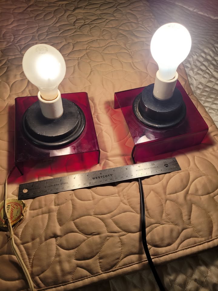 pair of vintage red plexiglass table lamp bases - photo 3