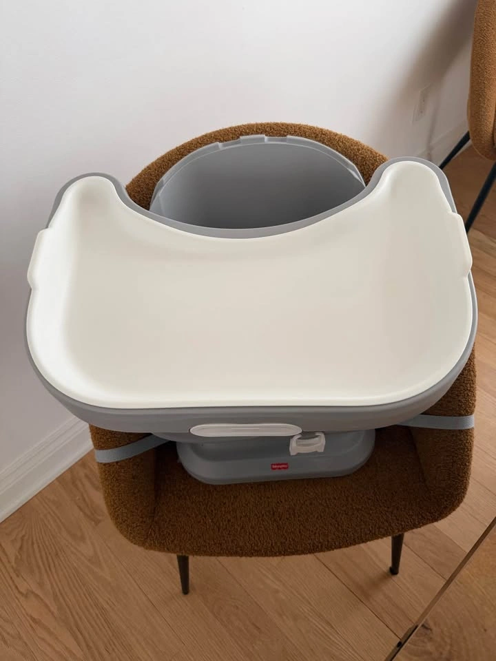 Fisher-Price SpaceSaver Simple Clean High Chair – Excellent Cond - photo 4