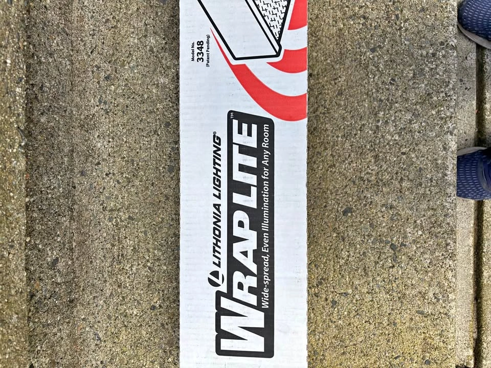 Lithonia Lighting Wrap-lite T8 4ft Fixture - NEW IN BOX