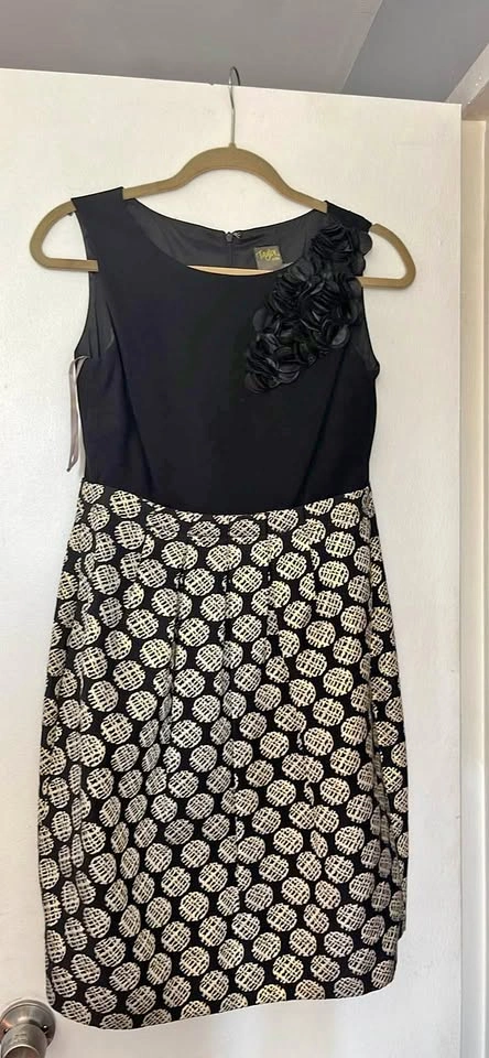 Taylor Black & Gold Dress w Floral Detail, Size 6P