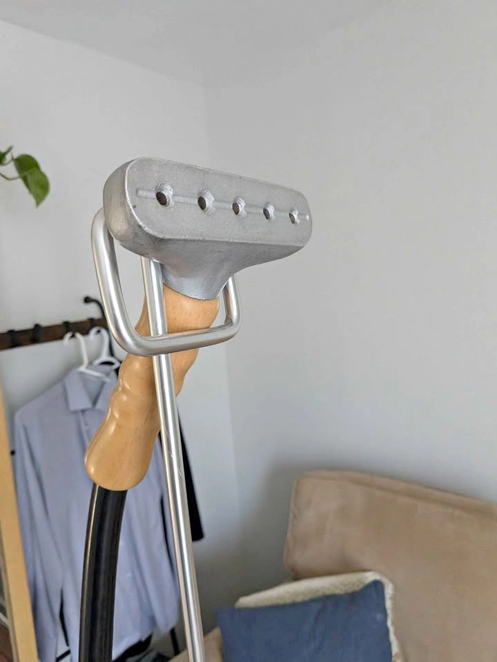 Reliable Vivio 150GC Garment Steamer - Like New