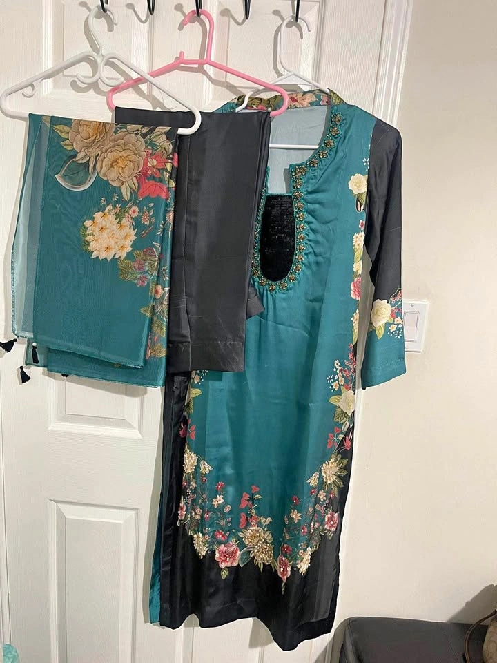 Pakistani Women's Dress